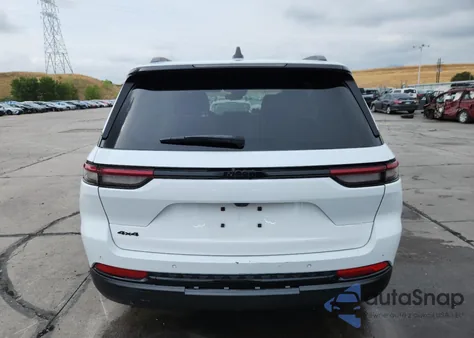 2023 Jeep Grand Cherokee Laredo z USA, uszkodzony, nr VIN 1C4RJHAG2PC557144